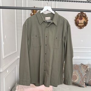 Roundtree & Yorke Sage Green Casual Button Down Shirt